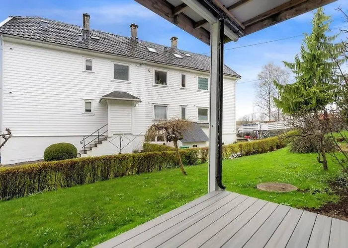 Close To Centre * ברגן